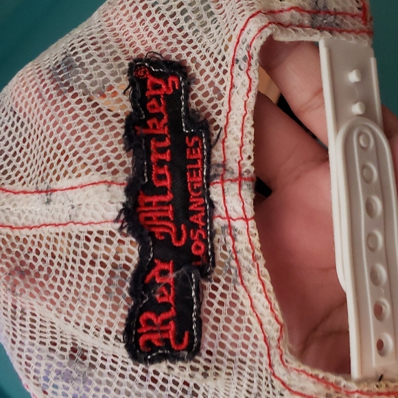 Red Monkey cap - Picture 2 of 4